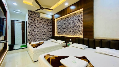 Deluxe Quadruple Room | Free WiFi