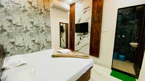 Deluxe Double Room, City View - Hotel Shree Shyam Sharnam (Khandwa)