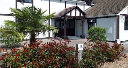 Middle House Bed and Breakfast