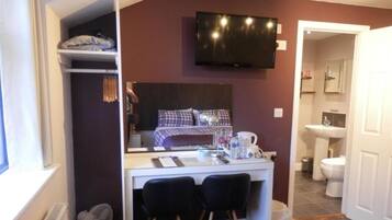 Double Room, Private Bathroom (2) | Free WiFi