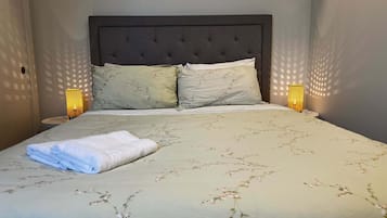 2 bedrooms, iron/ironing board, WiFi, bed sheets