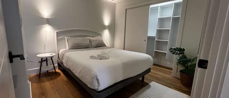 2 chambres, fer et planche à repasser, Wi-Fi, draps fournis