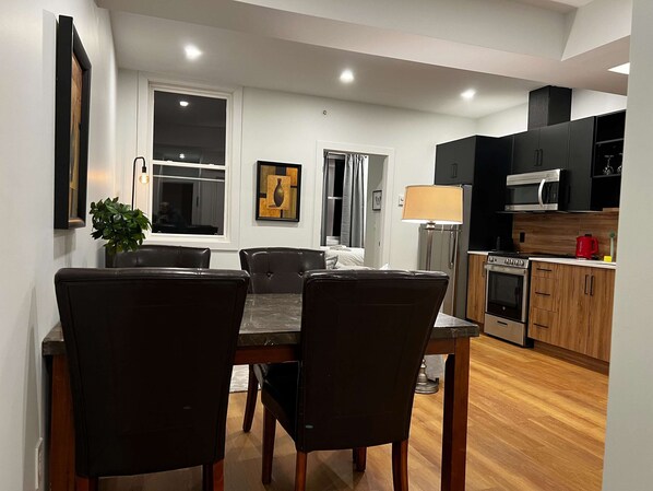 Fridge, microwave, oven, stovetop - Refined City Living S (Halifax)