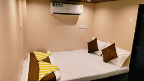 Desk, soundproofing, free WiFi - Nadim Tiger Residency (Mumbai)