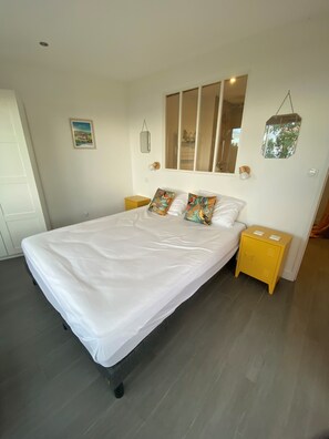 7 bedrooms, iron/ironing board, travel cot, WiFi