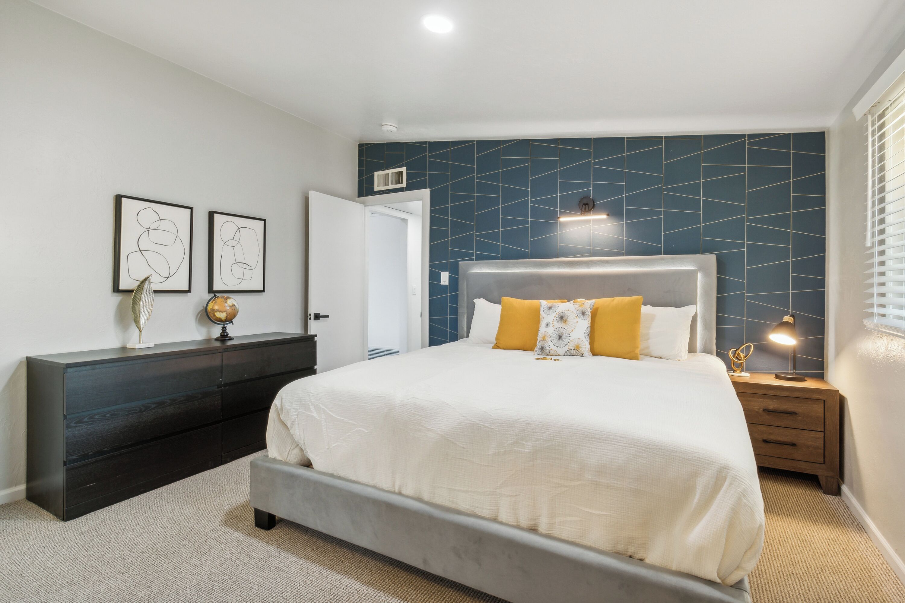 3 habitaciones, tabla de planchar con plancha y wifi gratis 