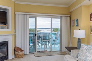 TV - Sunset Point - 63rd st, 3 BR, Pool (Ocean City)