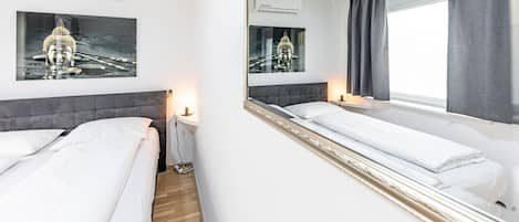 Schreibtisch, Bügeleisen/Bügelbrett, kostenloses WLAN, Bettwäsche