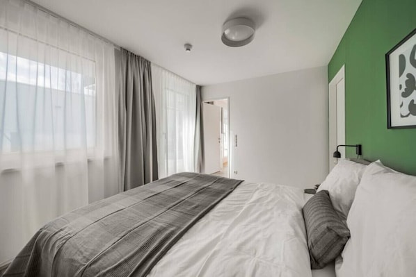 1 bedroom, desk, iron/ironing board, WiFi