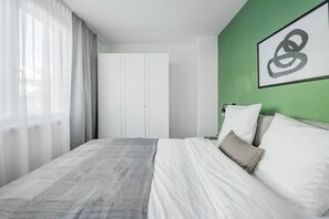 1 bedroom, desk, iron/ironing board, WiFi