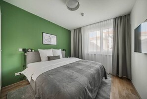 2 Schlafzimmer, Schreibtisch, Bügeleisen/Bügelbrett, WLAN