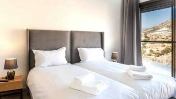 3 bedrooms, WiFi, bed sheets