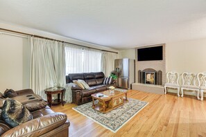 House (4 Bedrooms) | Front of property