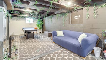 House (3 Bedrooms) | Front of property