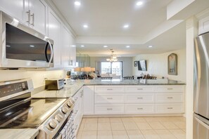 Interior - Walk to Coast: Condo in Daytona Beach Shores! (Daytona Beach Shores)