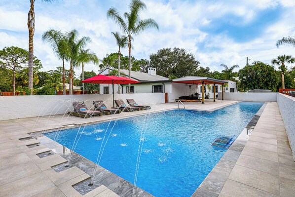 House (2 Bedrooms) | Front of property