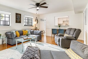 House (2 Bedrooms) | Interior
