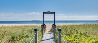 'beachfront 14' Condo on Old Orchard Beach