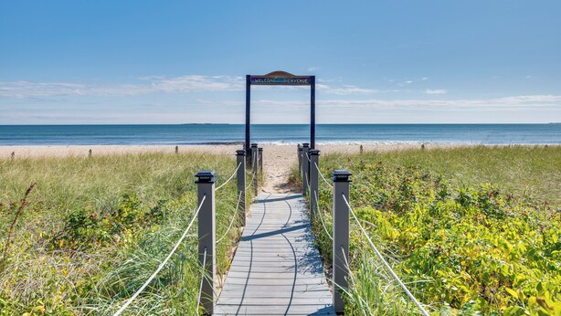 Front of property - 'beachfront 15' Condo on Old Orchard Beach (Old Orchard Beach)