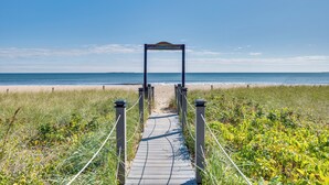 Unclassified image, 4 of 24, button - 'beachfront 16' Condo on Old Orchard Beach (Old Orchard Beach)
