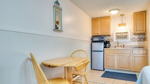 Unclassified image, 5 of 24, button - 'beachfront 16' Condo on Old Orchard Beach (Old Orchard Beach)