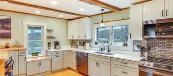 10 Mi to Skiing: Historic Farmhouse in Maine!