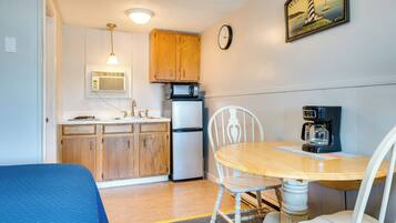 Apartment (0 Bedroom) | Interior