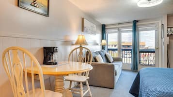 Apartment (0 Bedroom) | Interior