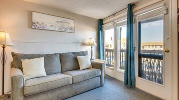 Apartment (0 Bedroom) | Interior