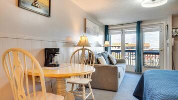 Apartment (0 Bedroom) | Interior