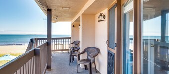 'beachfront 13' Condo on Old Orchard Beach