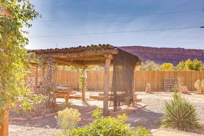 House (2 Bedrooms) | Interior - Stunning Views: Quiet Bluff Home Near Hiking! (Bluff)