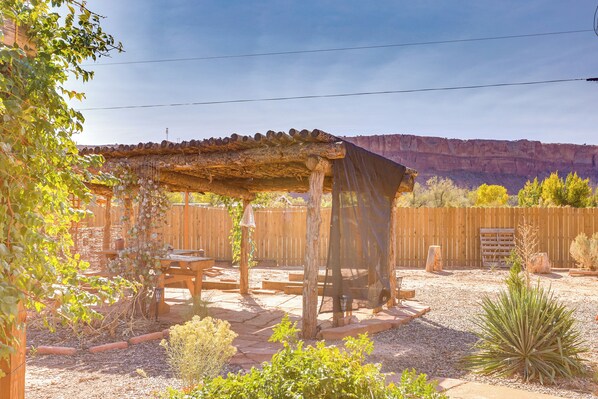 House (2 Bedrooms) | Interior - Stunning Views: Quiet Bluff Home Near Hiking! (Bluff)
