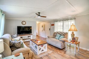 House (2 Bedrooms) | Interior - Near ATV & Hiking Trails: Home w/ Deck in Oneida! (Oneida)