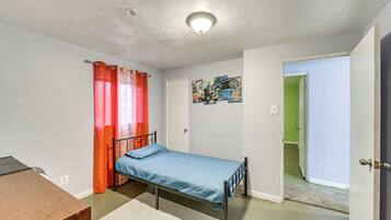 3 bedrooms, bed sheets