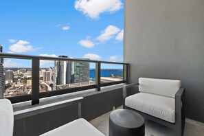 Property grounds - 48th-Floor Luxury Condo | Parking Included (Downtown)