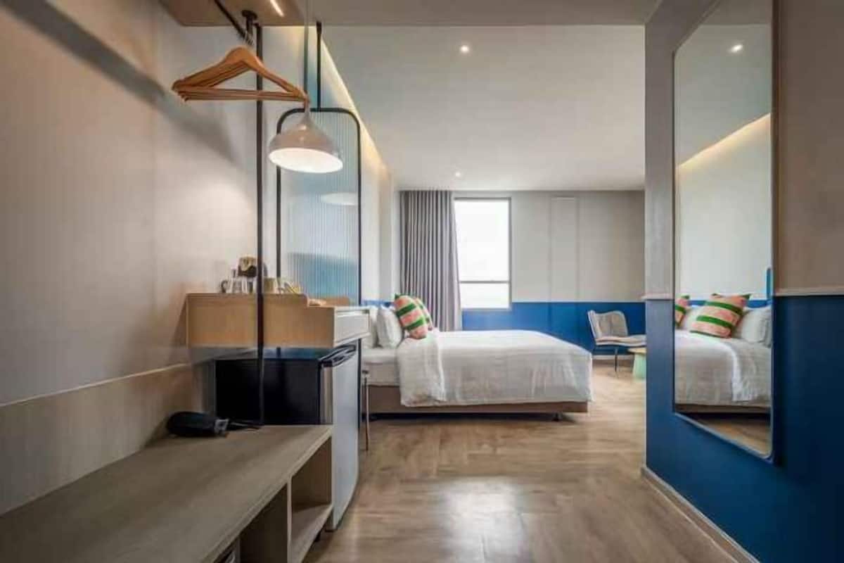 Minibar y caja de seguridad en la habitación