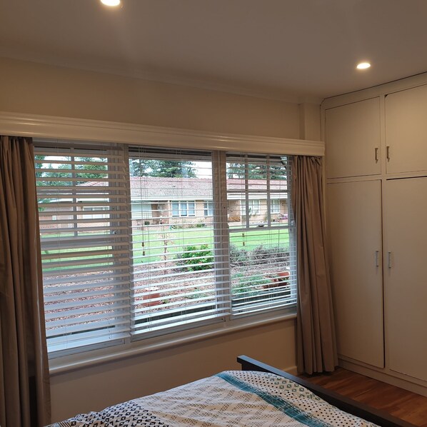 2 soverom, wi-fi (inkludert) og sengetøy