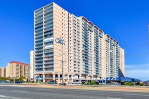 Exterior - 3 Bedroom with a Direct Ocean Front at the Capri! (Ocean City)