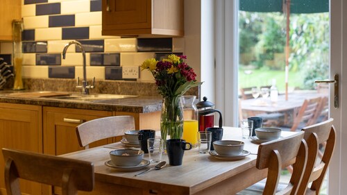 Glasfryn - sleeps 10 guests  in 5 bedrooms