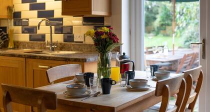 Glasfryn - sleeps 10 guests in 5 bedrooms