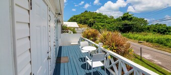 Welcome to Blue Emerald Villa. A 3-bedroom villa in brilliant Harbour View, ANU