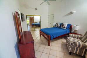 3 Schlafzimmer, Zimmersafe, Bügeleisen/Bügelbrett, kostenloses WLAN