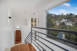 Villa luxueuse, Plusieurs lits, accÚs à la piscine, vue sur la ville (Franklin Mediterranean Villa) | Intérieur