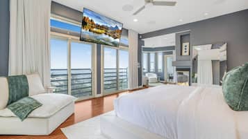 5 bedrooms, individually decorated, individually furnished, desk