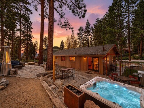 Tahoe Retreat w/ AC | Hot Tub+Backyard Oasis | Near Skiing & Beaches (SL397)