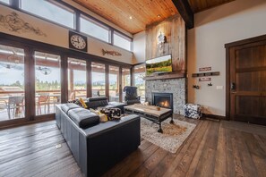 TV, fireplace, offices