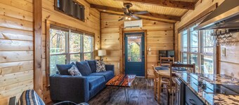 Covered Porch -  WIFI - Gas Grill