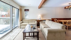 Appartement, 4 slaapkamers | Woonruimte