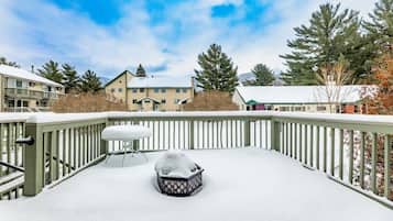 Condo, 4 Bedrooms | Property grounds